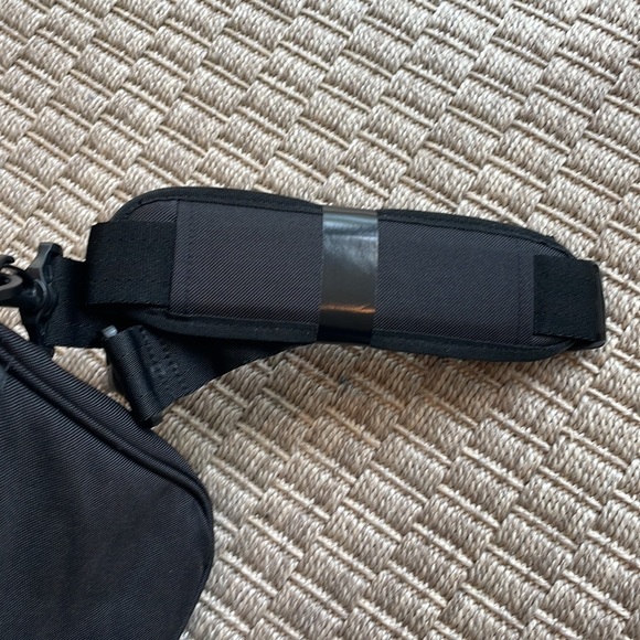 New! Case Logic laptop case 15 inch - Picture 9 of 15